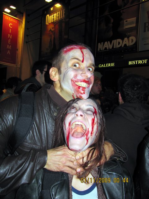 2009-11-04 Moi devant de l art nul_l.jpg
